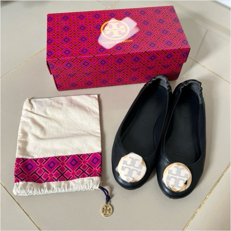 T0ry Burch TB Minnie Travel Ballet Flat Shoes With Metal Logo Gold Hardware  / Sepatu Flat Wanita - 