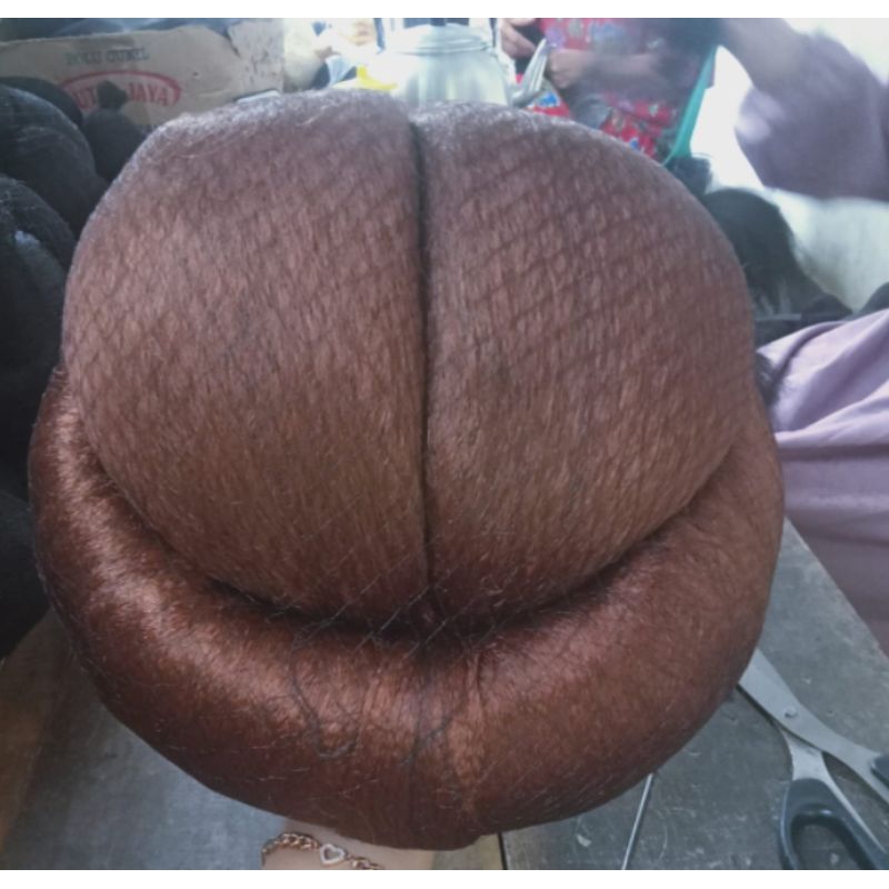 sanggul tekuk/sanggul jawa