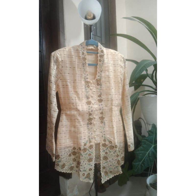 Kebaya Bordir (Preloved)