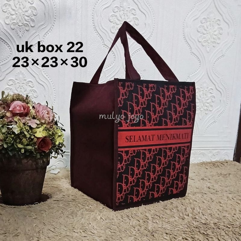 

TAS PARSEL BATIK SELAMAT MENIKMATI TAS HAMPERS HAJATAN