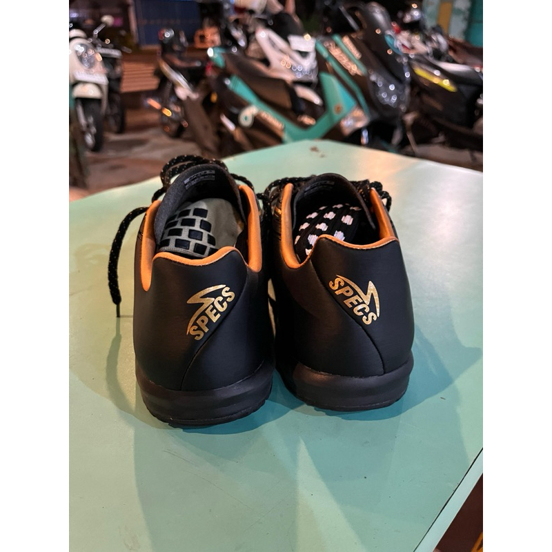 Sepatu futsal Ls reborn 42