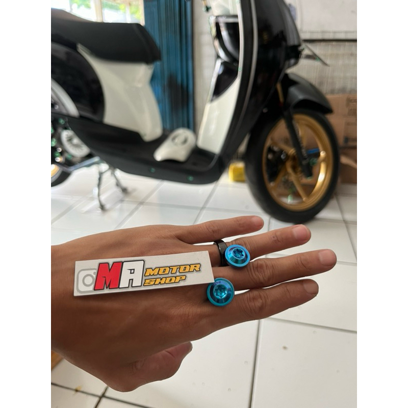 baut bok filter scoopy karbu/beat karbu titanium ( harga 2pcs )