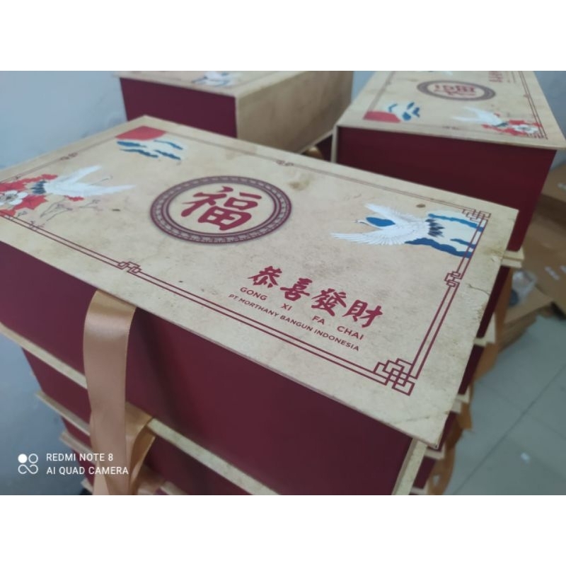 

BOX HAMPERS GIFT BOX UK 28x18x8 BUNGKUS KADO HADIAH PACKING PREMIUM