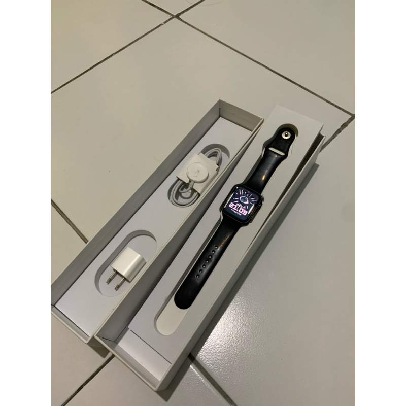Apple Iwatch SE 44mm Second Original Mulus Fullset / Jam iwatch SE Original Second Fullset