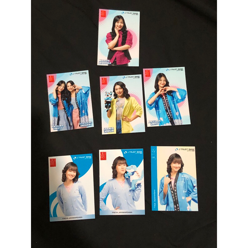 PHOTOPACK OFFICIAL JKT48 x JTRUST BANK