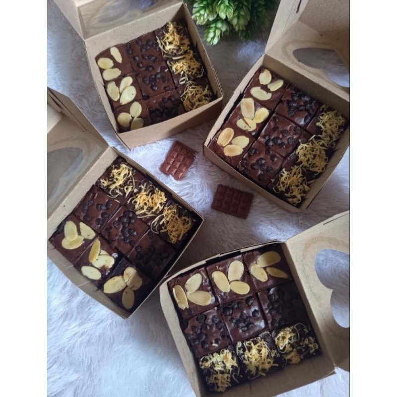 

Brownies Panggang Sekat 9 / Brownies Shiny Crust Sekat