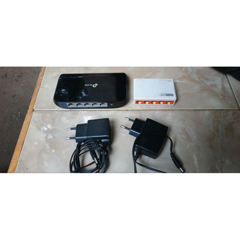 Switch Hub 5 Port TP Link dan Toto Link