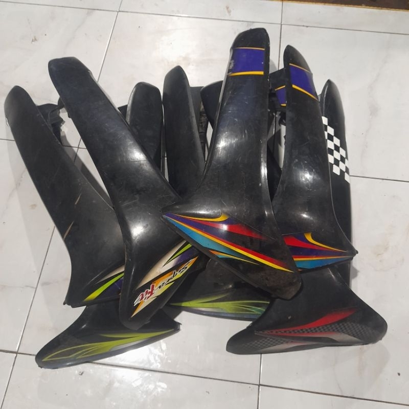 COVER SAYAP DEPAN BAGIAN LUAR KANAN KIRI SUPRA X LAMA SUPRA FIT LAMA BEKAS ORIGINAL