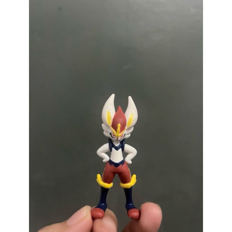 figur pokemon pokepla original tomy // pokemon cinderace plamo