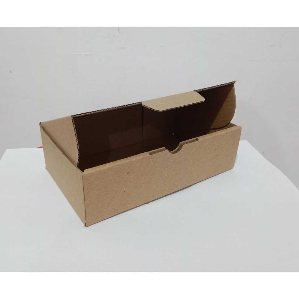 

Kotak kardus karton pizza 17X17X6 CM box die cut