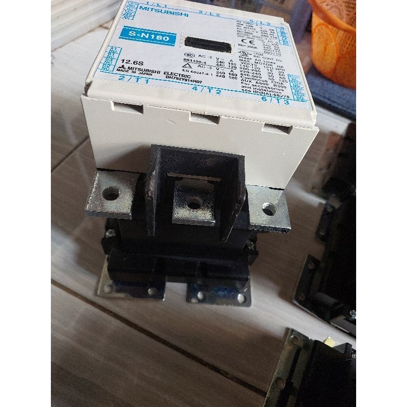 kontaktor mitsubishi SN-180 220V