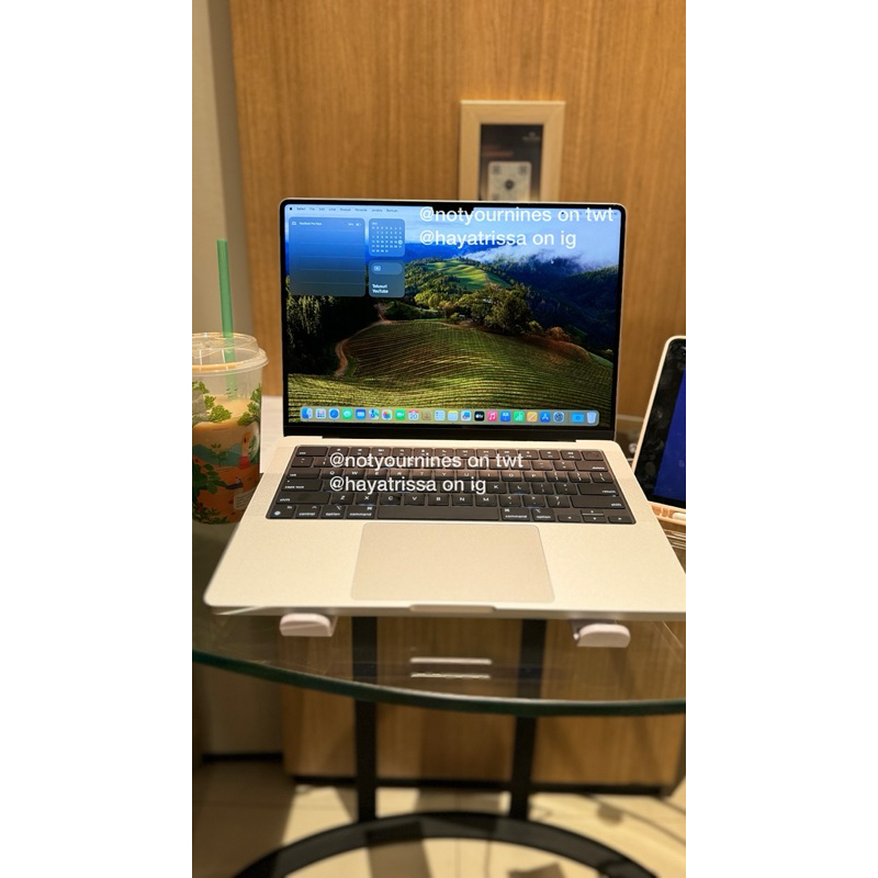 Macbook Pro M3 Pro Second 14 inch Silver 18gb ram 512 gb memori