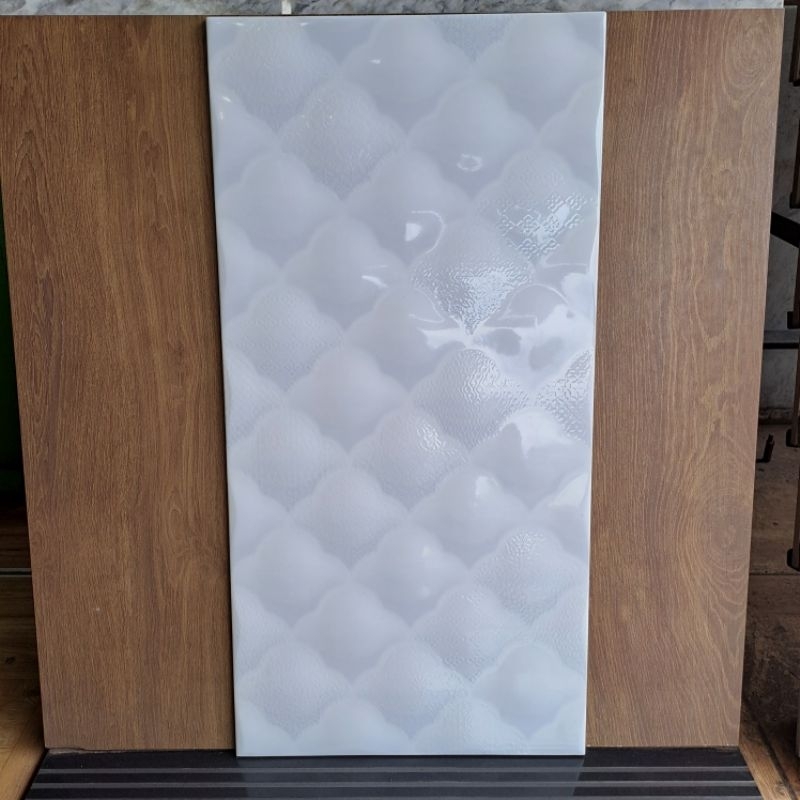 keramik dinding putih timbul kamar mandi / keramik dinding dapur / keramik dinding broken white / ke