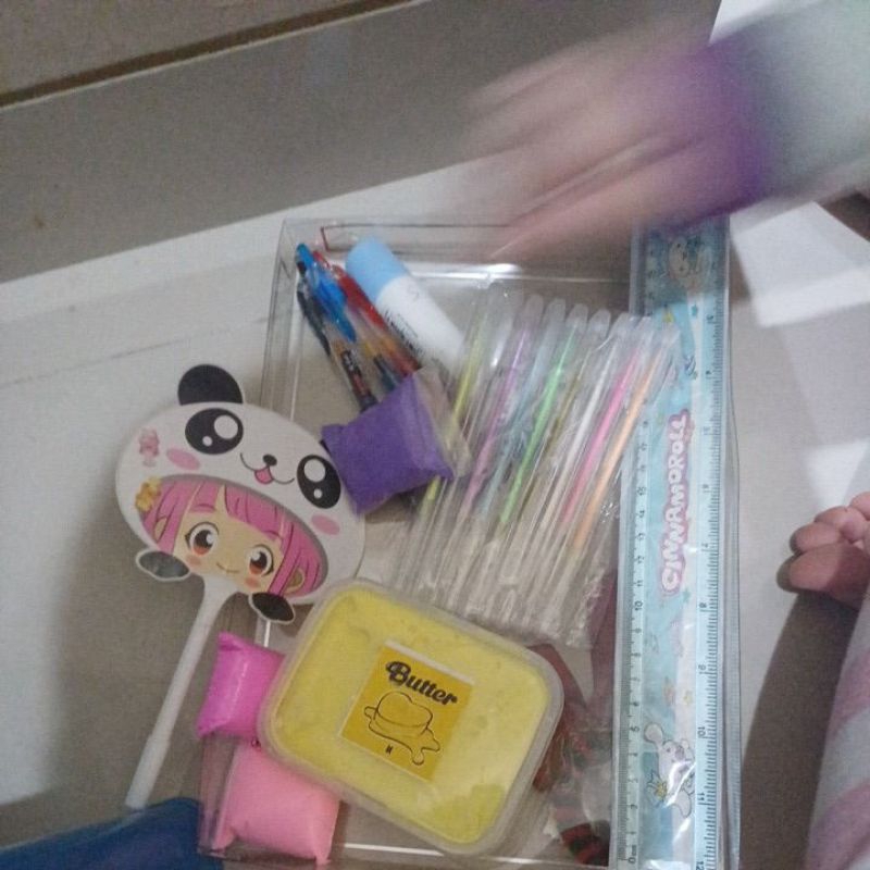 

Aneka alat tulis dan mainan anak serba murah