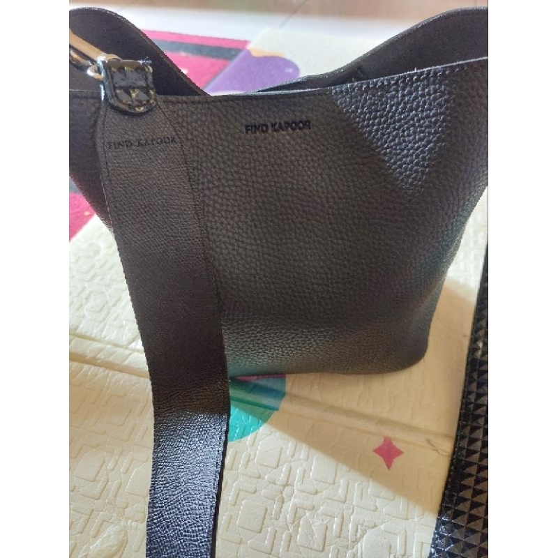 Preloved Tas Find Kapoor Size 20 Strap Basic Black / 100% original