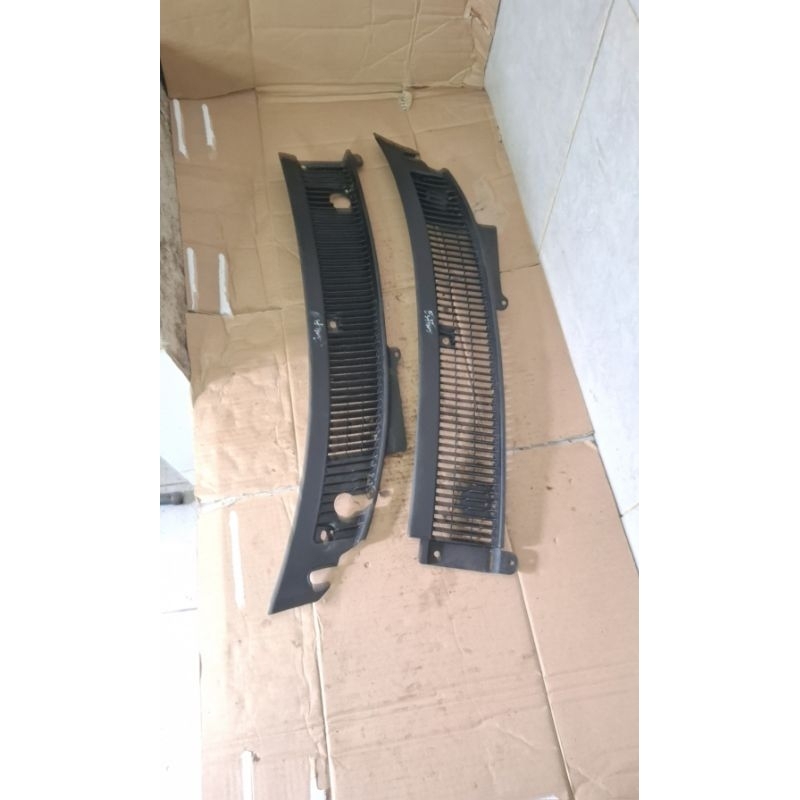 cover tutup wiper kisi kisi bawah kaca depan suzuki esteem suzuki amenity