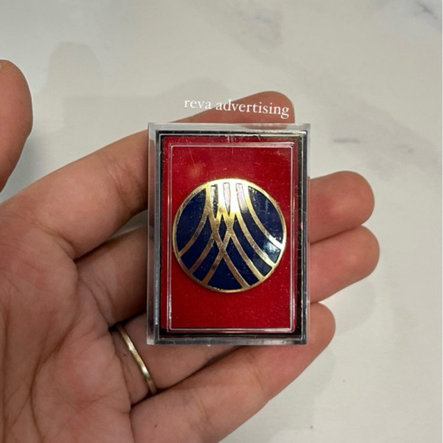 pin lencana peradi advokat paku