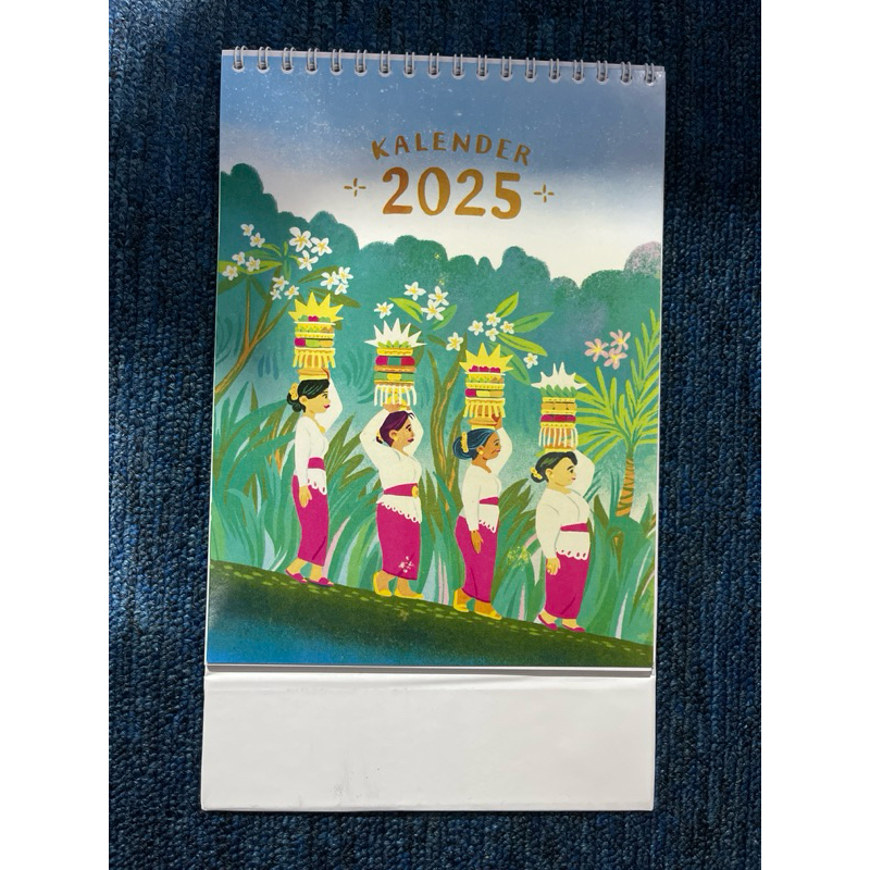 

Kalender Bali 2025 - Meja / Duduk