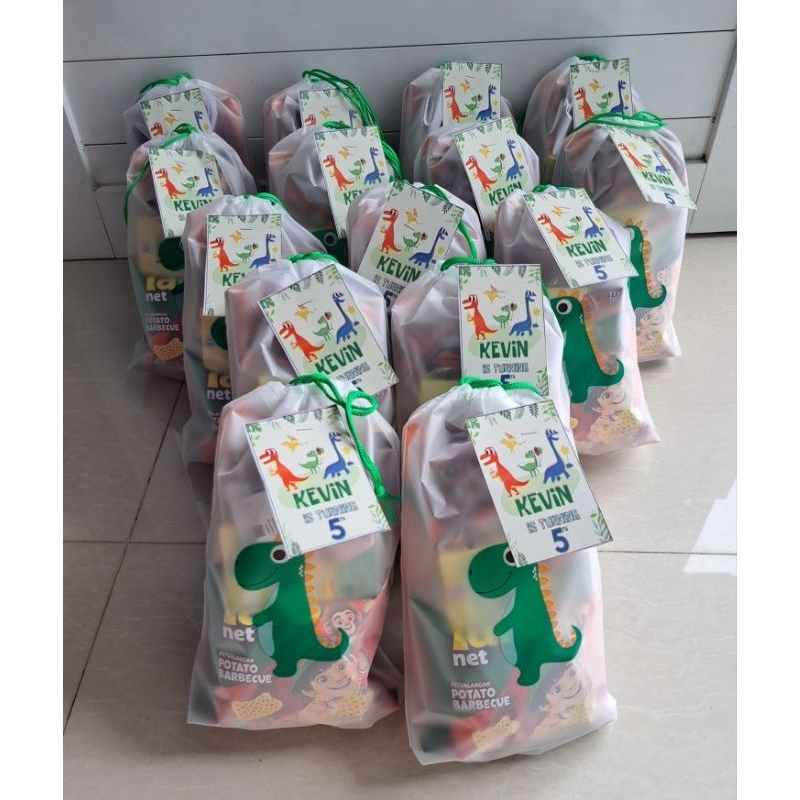 

PAKET SNACK ULTAH TAS MURAH ISI 8 MACAM