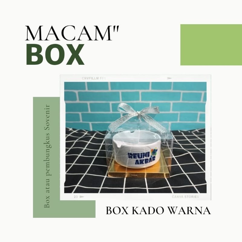 

Box mika ukuran 8x8x6 cm (bening, beralaskan emas dan free pita perak)
