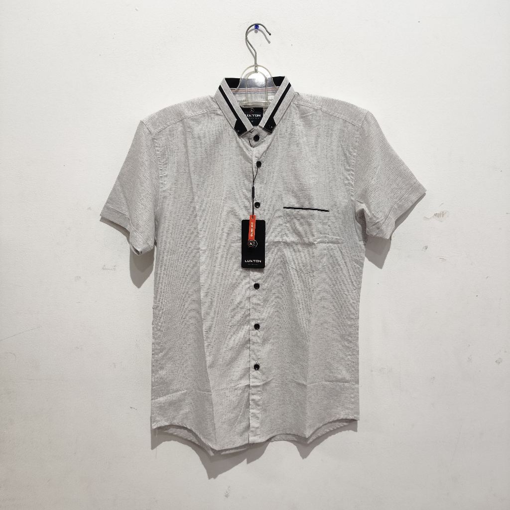 LUXTON Kemeja Casual Pria Kerah Kancing Broken White LXDVRS01