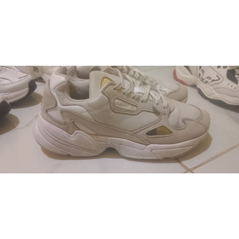 Adidas torsion, vietnam size 42 .