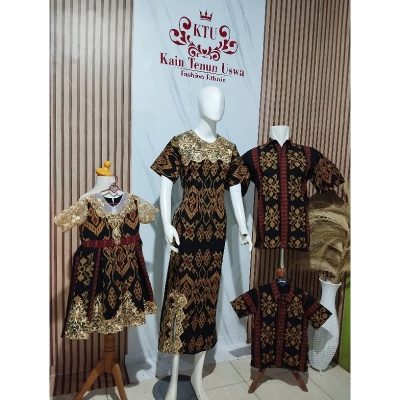 couple keluarga etnik motif kepiting