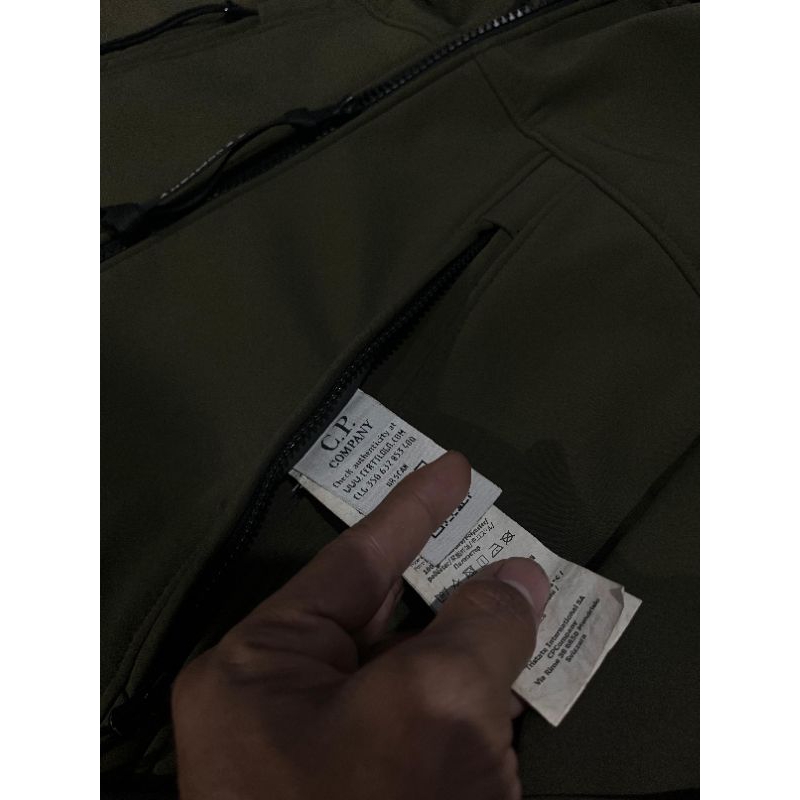 cp company softshell olive