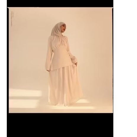 LAFIYE SET [BALONI BLOUSE (XS) PLEATED GLOSSED SKIRT (Xl)]