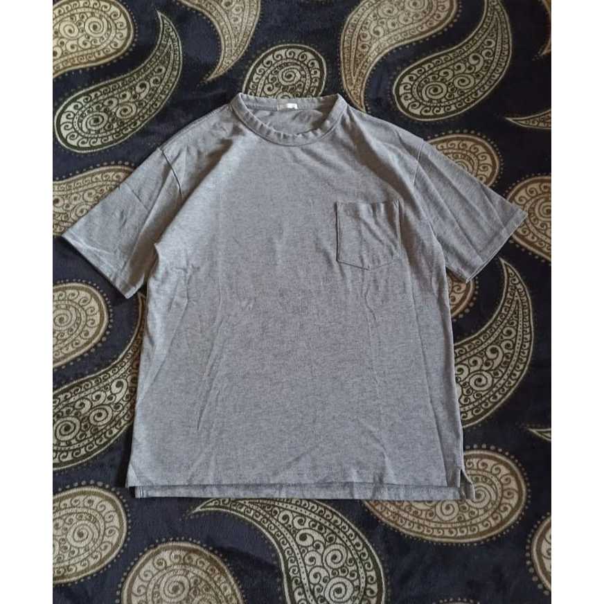 Kaos Global Uniqlo M fit Loversize Grey