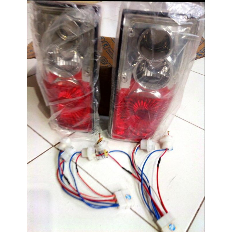 stop lampu belakang kijang grand/super