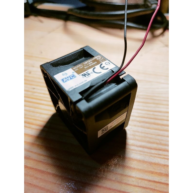 higghspedd fan mini DC 4cm AVC 12volt 1A