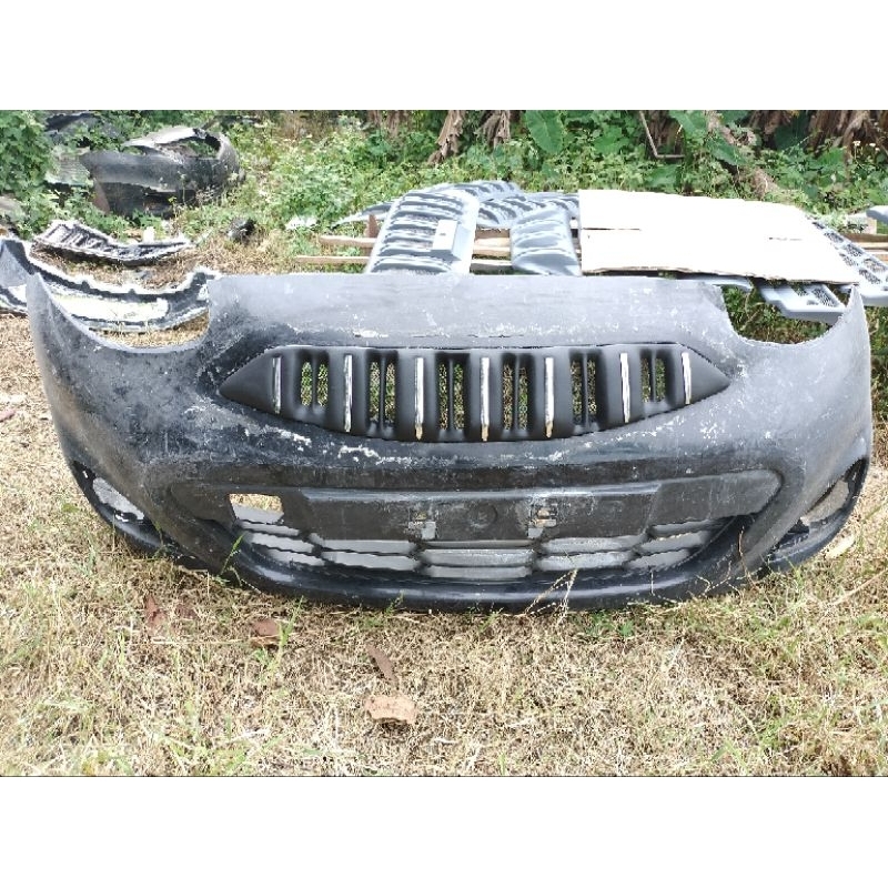 Grill apollo nissan march