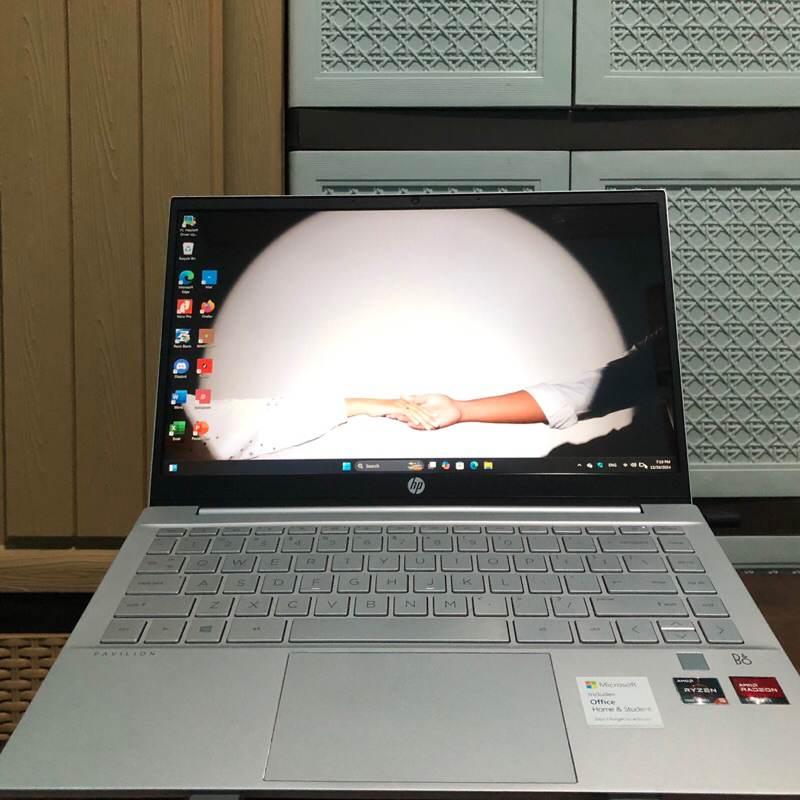 Laptop HP Pavilion 14-ec0013AU