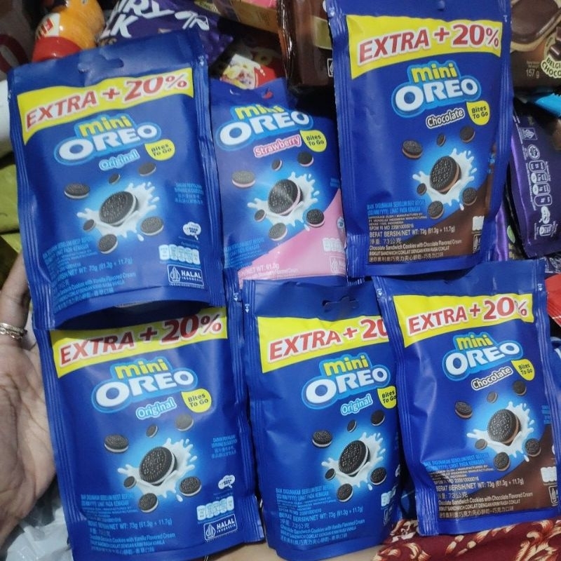 

oreo mini pouch