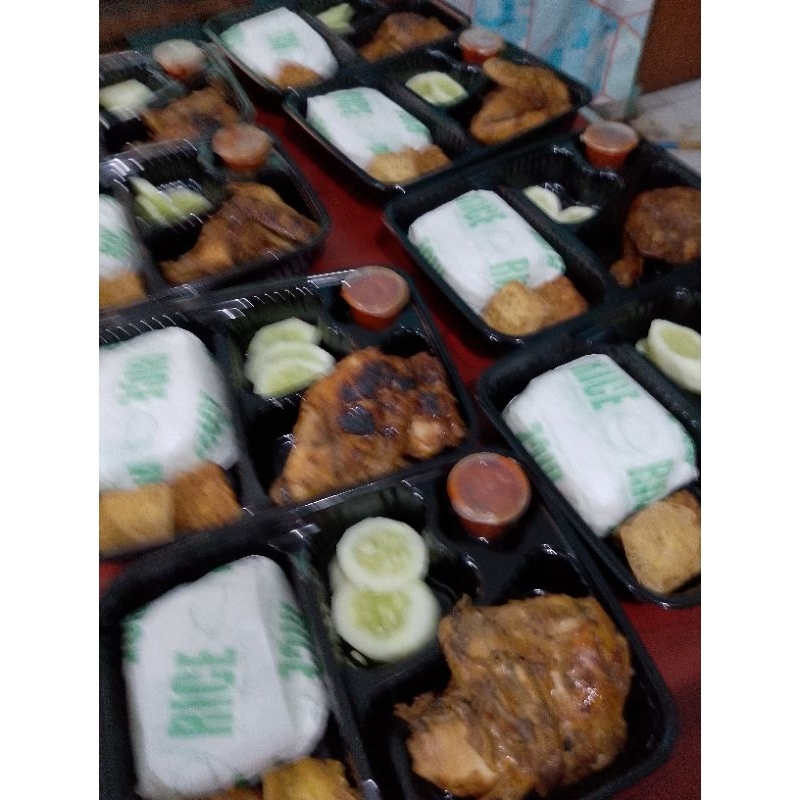 

paketnasiboxayambakar