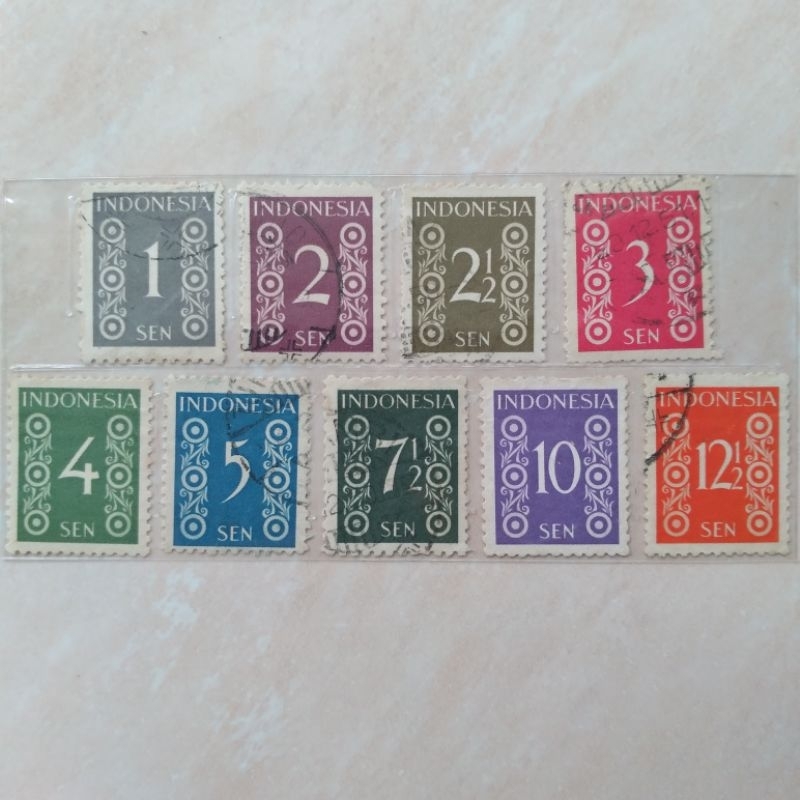 

Perangko Prangko Kuno Indonesia Set Lengkap Seri Angka Smelt 1949 Used - YN2126