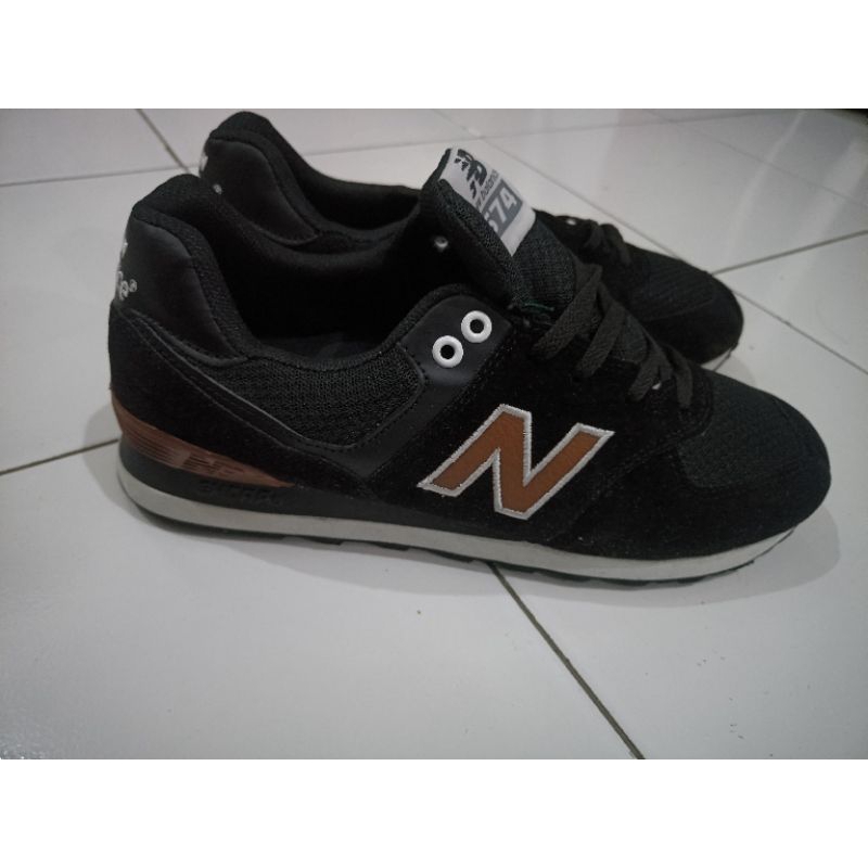 NB 574 hitam