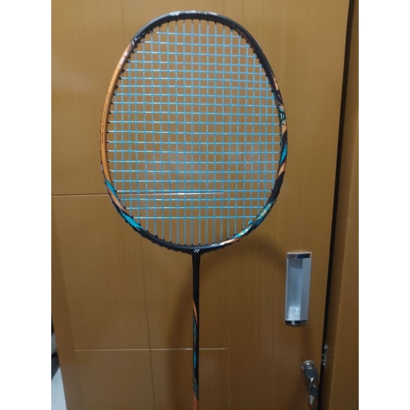 Raket bekas second Yonex astrox 88d play original