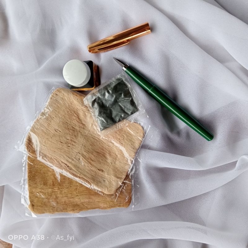 

Paket Menulis pen hover mangsi serat pisang