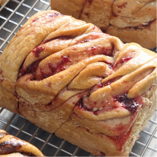 

Vegan Bread | Strawberry Twist | Babka Strawberry