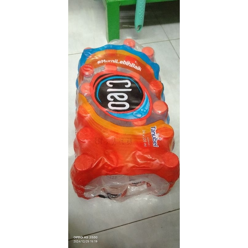 

air minum mineral merk cleo botol kecil 220ml