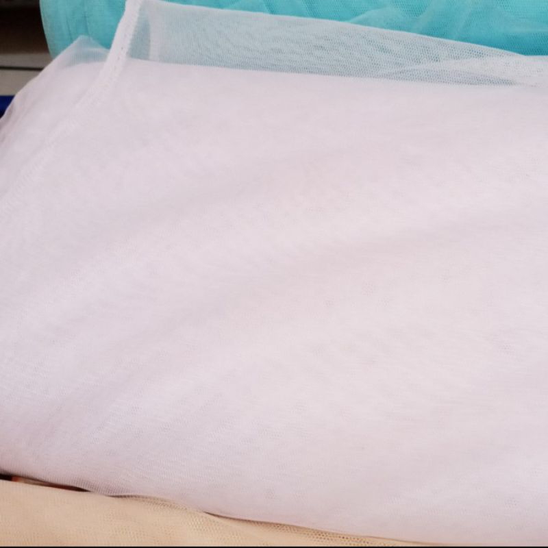 KAIN TILE PUTIH/KAIN TILE KAKU SEDANG PUTIH/PEMBUNGKUS SOUVENIR/BAHAN TILE PUTIH KAKU SEDANG