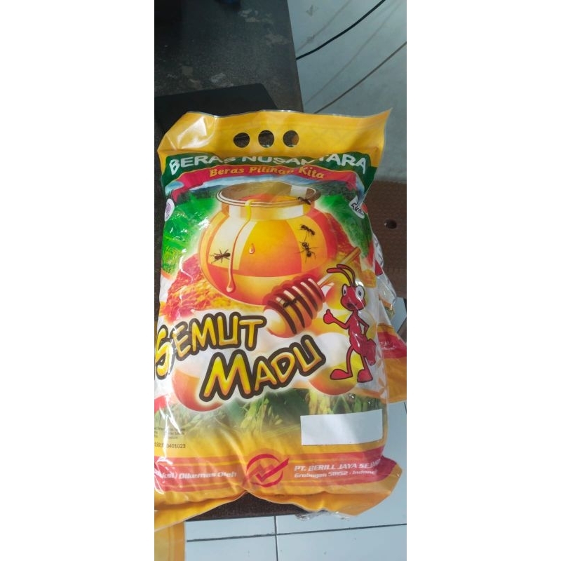 

BERAS SEMUT MADU 5KG