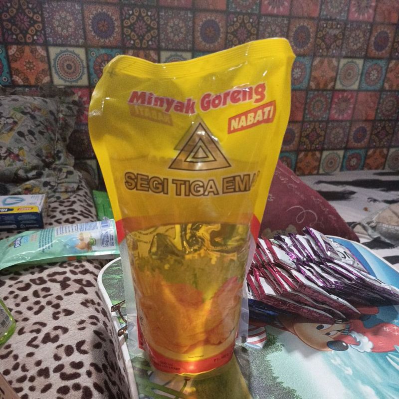 

SEGI TIGA EMAS MINYAK GORENG 1LITER