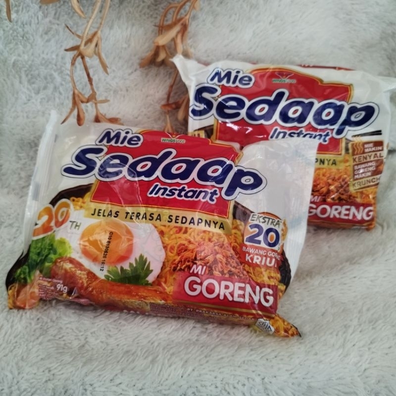 

Sedap Goreng / mie instant goreng / mie goreng