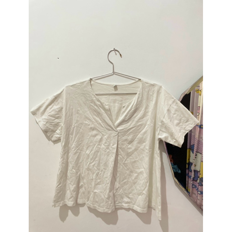 kemeja lengan pendek putih UNIQLO PRELOVED