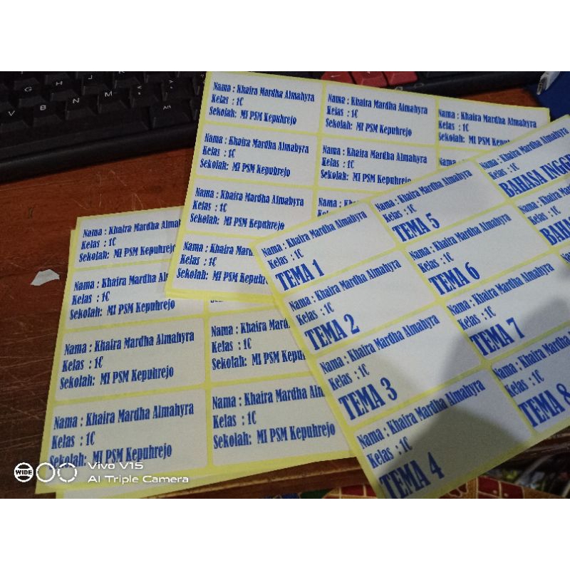 

Sticker label nama Desain FREE