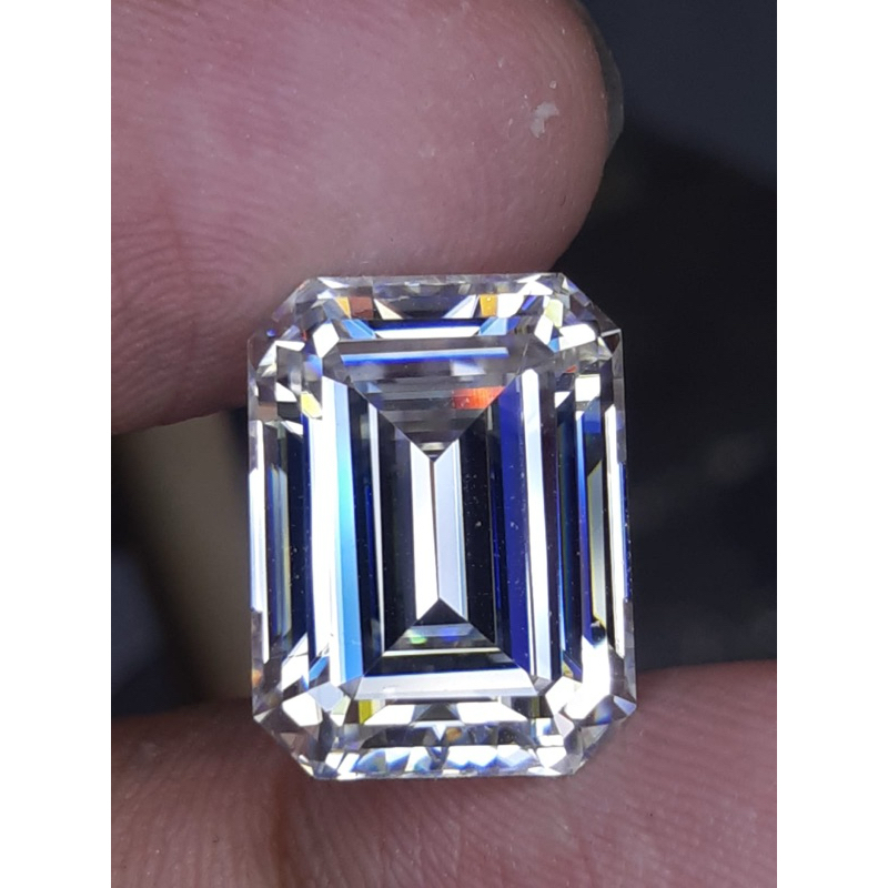 2ct Emerald cut moissanite