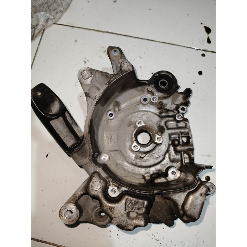 krengkes tengah bak kanan kiri oli mesin Genio Koj beat LED deluxe scopy prestege barang masih bagus